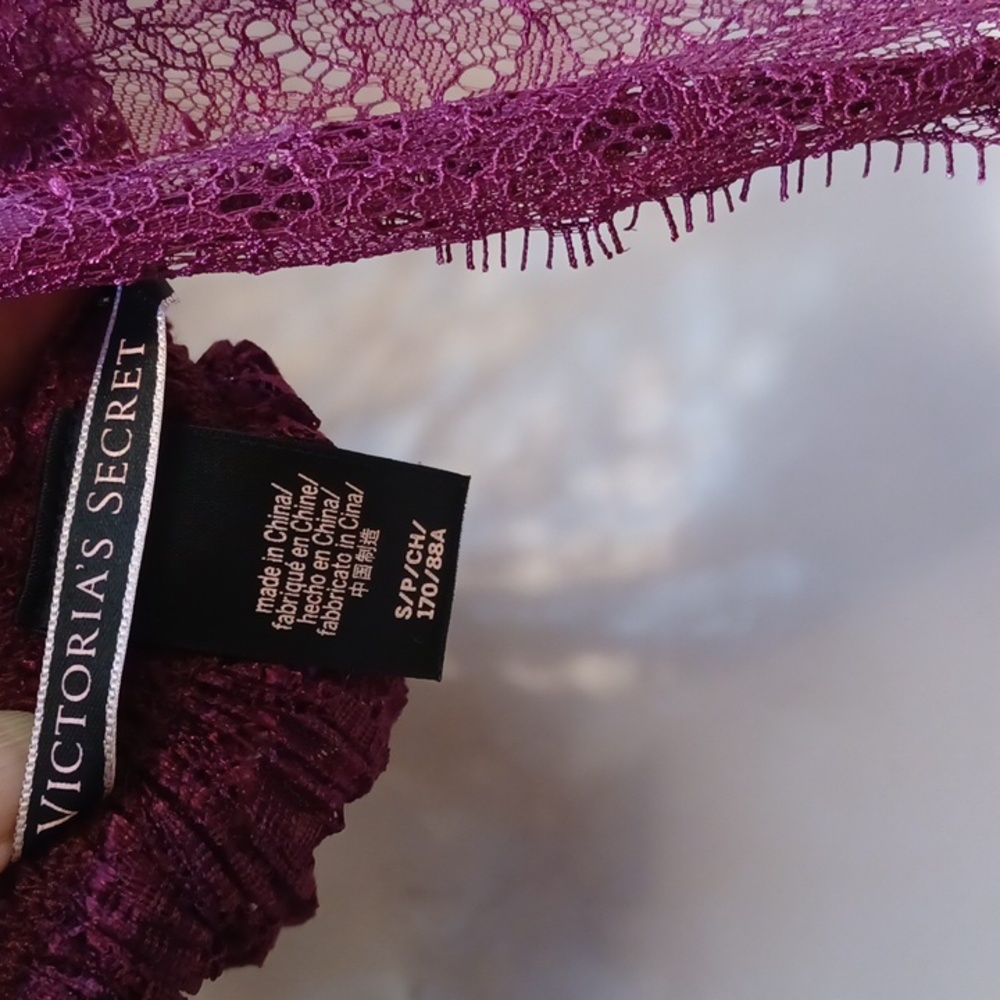 Victoria's Secret lace babydoll nightie - Picture 5 of 5